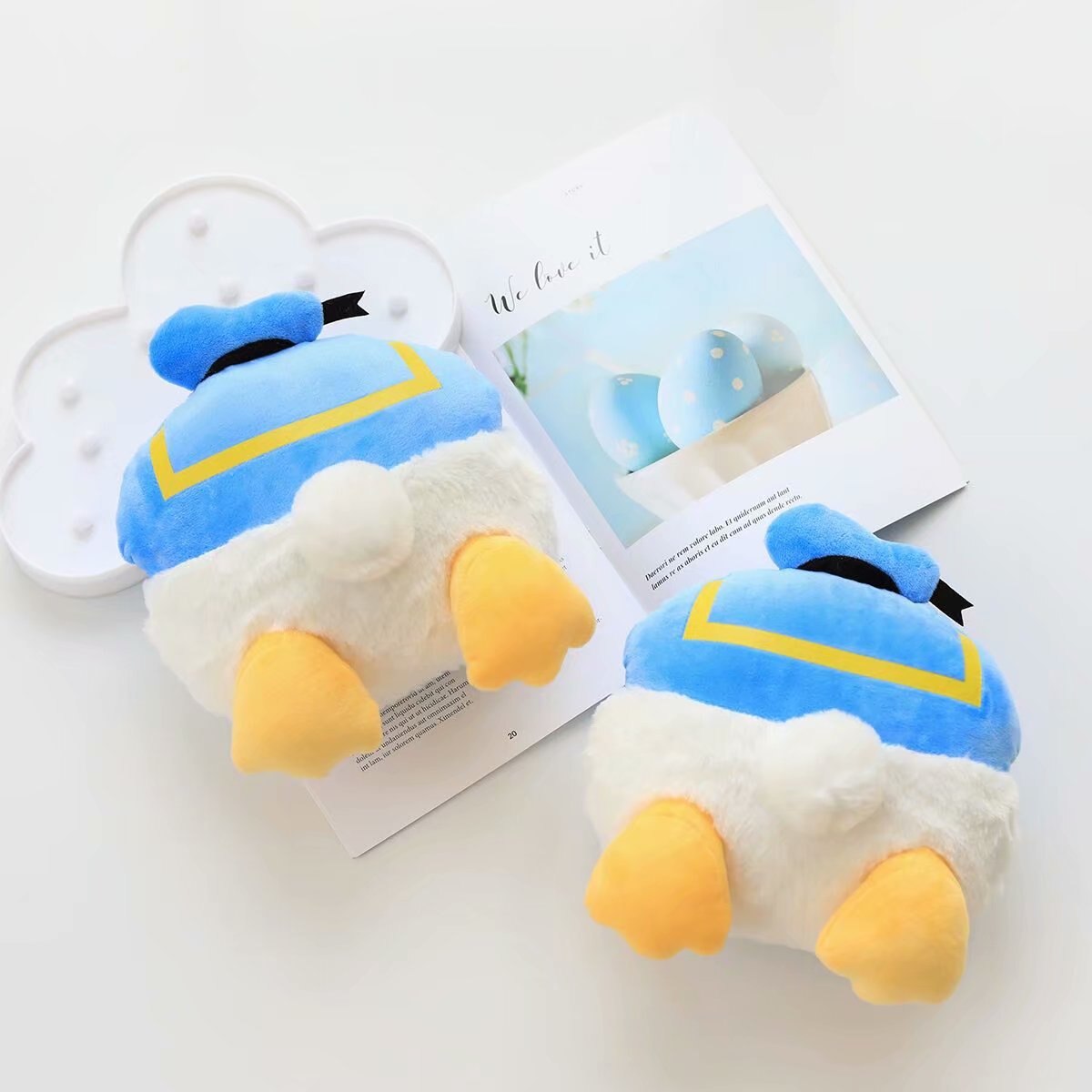 Donald Duck travel cushion
